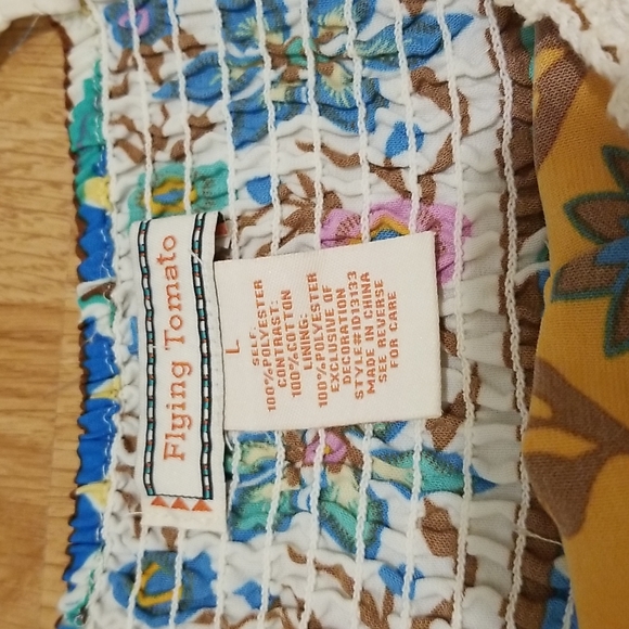 💥3 for $10💥 Flying Tomato Crochet Bust Dress - Picture 9 of 9